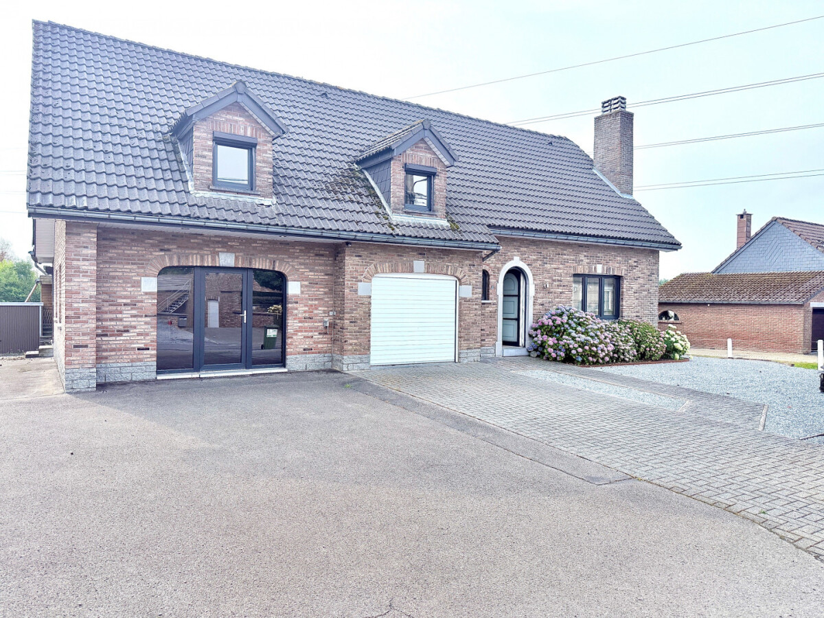 Villa avec espace pro